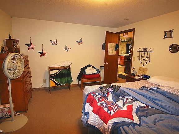 802 bedroom
