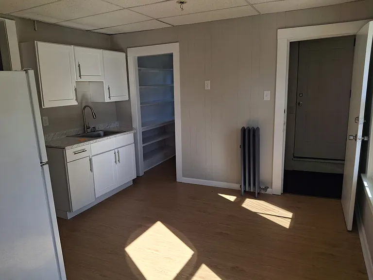 30-32 Fox St #B-2 — Photo 3