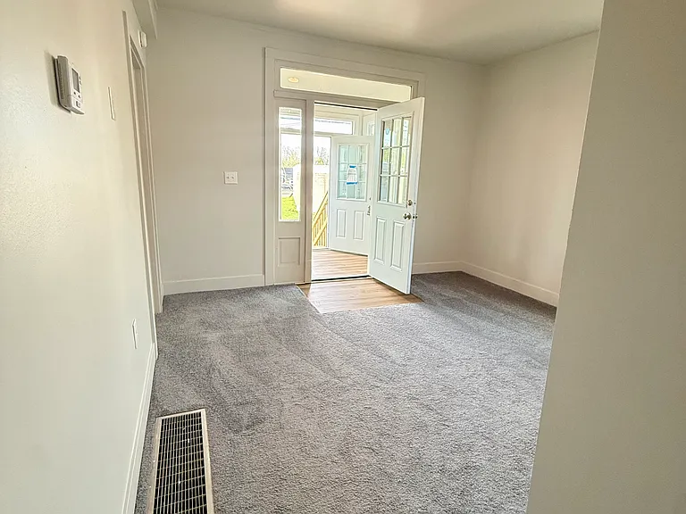 1024 W Muskingum Ave — Photo 6