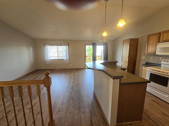 2nd image of 974 42nd Ave W