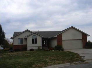 95 N Roupp St, Hesston, KS 67062