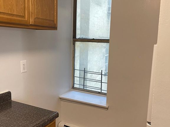 3rd image of 2079 Crotona Pkwy #34
