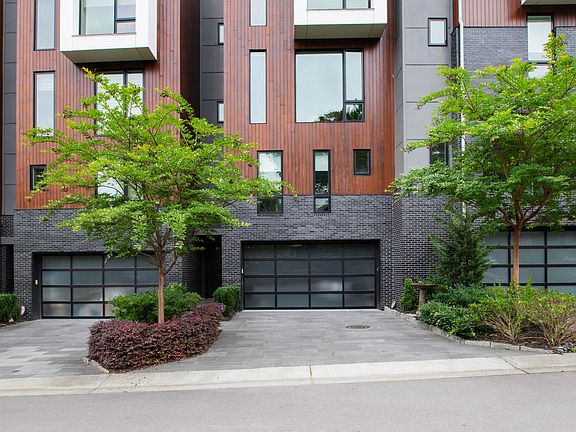 2nd image of 202 Dundas Ln