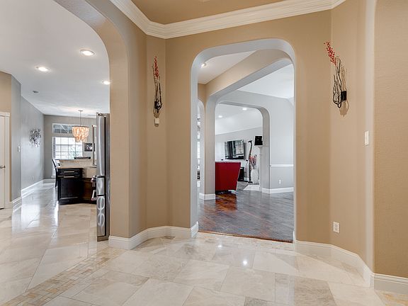 5th image of 714 Walnut Hollow Dr