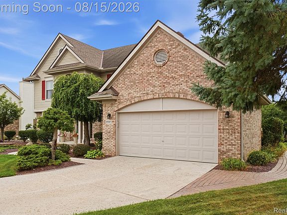 3rd image of 18145 Queensbury Dr