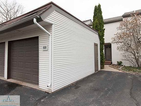 2nd image of 609 E Bainbridge Dr