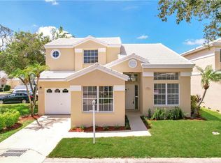 9384 NW 8th Cir, Plantation, FL 33324