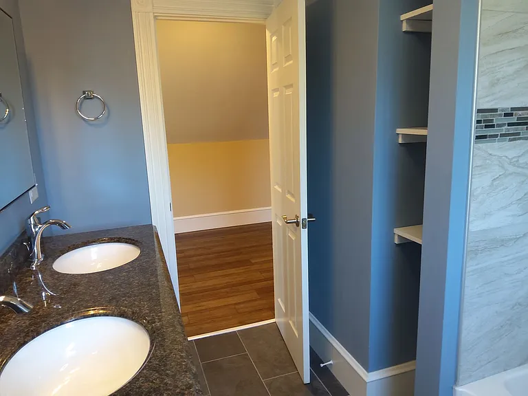 1113 E. King St. — Photo 8