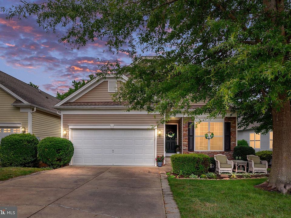 1st image of 332 Bridgewater Cir