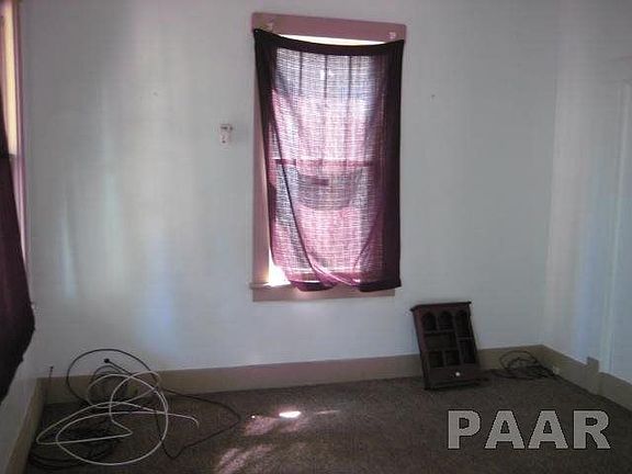 4th image of 2920 W Malone St