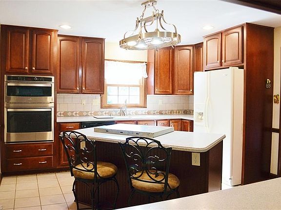 2nd image of 3418 Huffines Dr