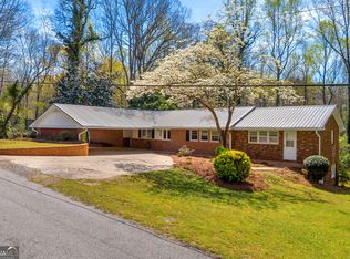 231 Honeysuckle Dr, Commerce, GA 30529