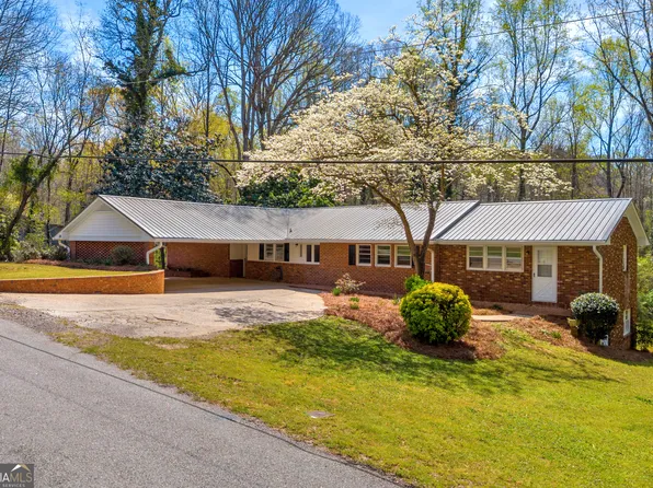 231 Honeysuckle Dr, Commerce, GA 30529