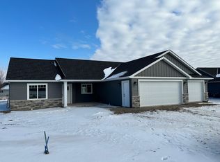 1660 Hurst Castle Rd, Saint Cloud, MN 56303