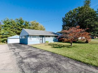 4837 Redstart Rd, Lynnview, KY 40213