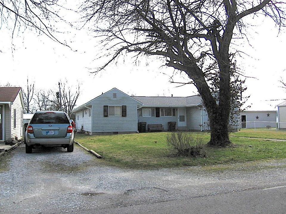 2nd image of 1109 E 3rd St