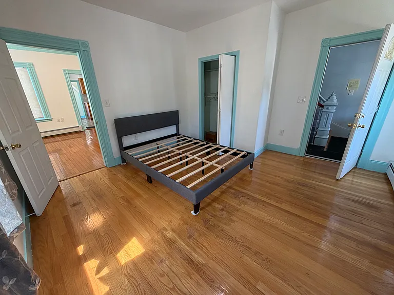 16 Winthrop St #1 — Photo 5