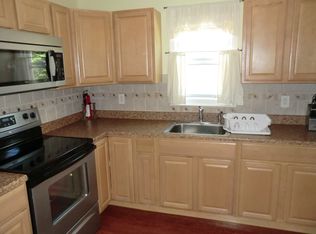 8 Geneva Trl, Hopatcong, NJ 07843