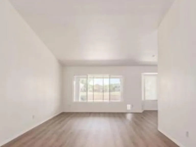 6373 W Irma Ln — Photo 5