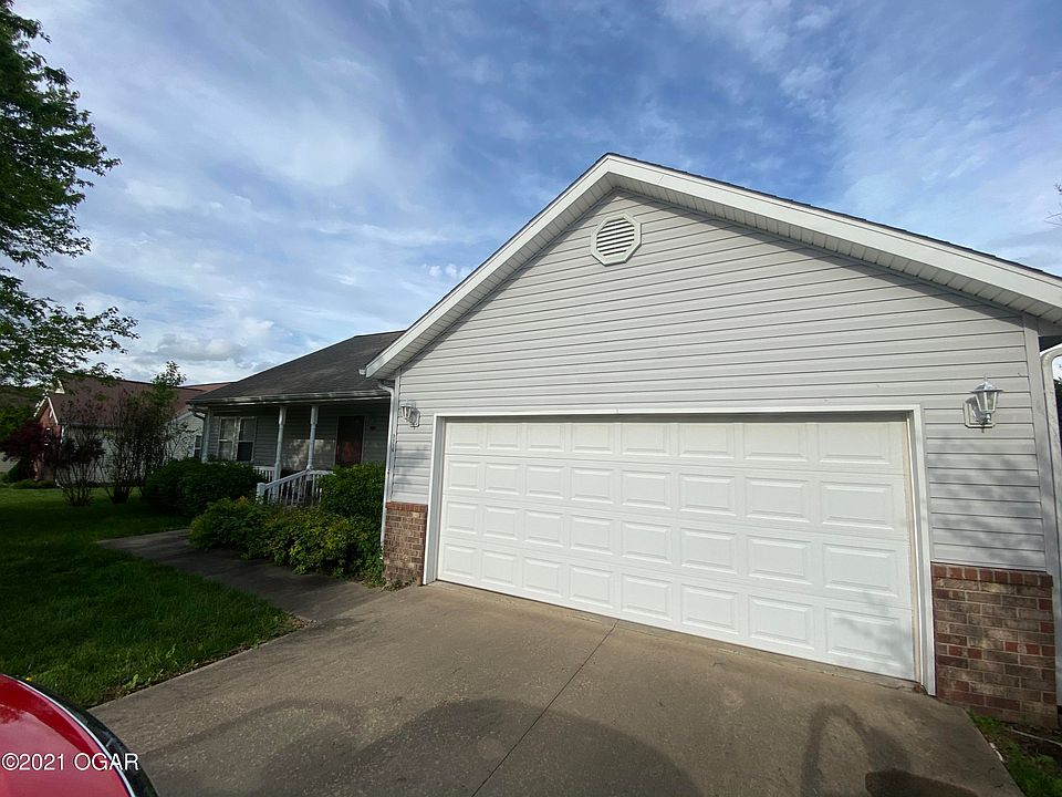 2nd image of 5116 Magnolia Dr