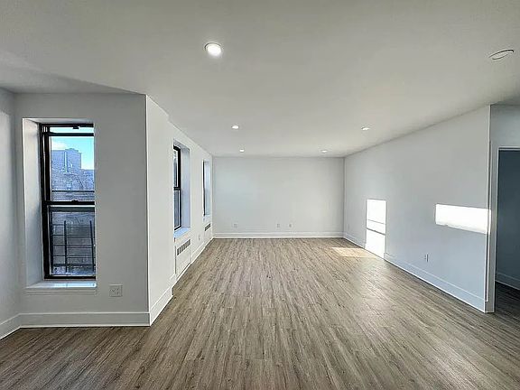 3rd image of 4242 Judge St APT 6C