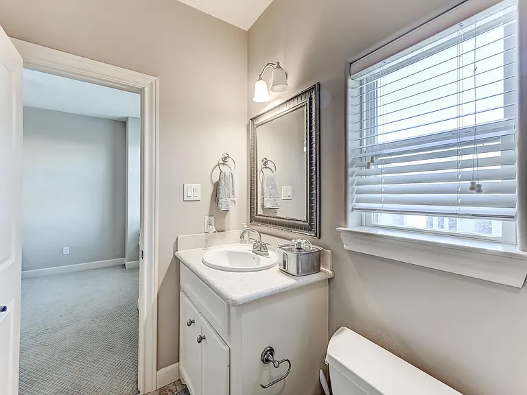 1325 W 24th St #D — Photo 32