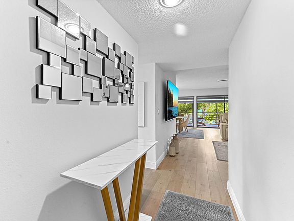 4th image of 5505 Fairway Park Drive #201