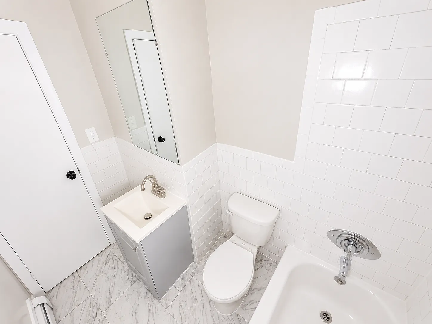 3 bed, 1200 sqft, $2,045 — Photo 3
