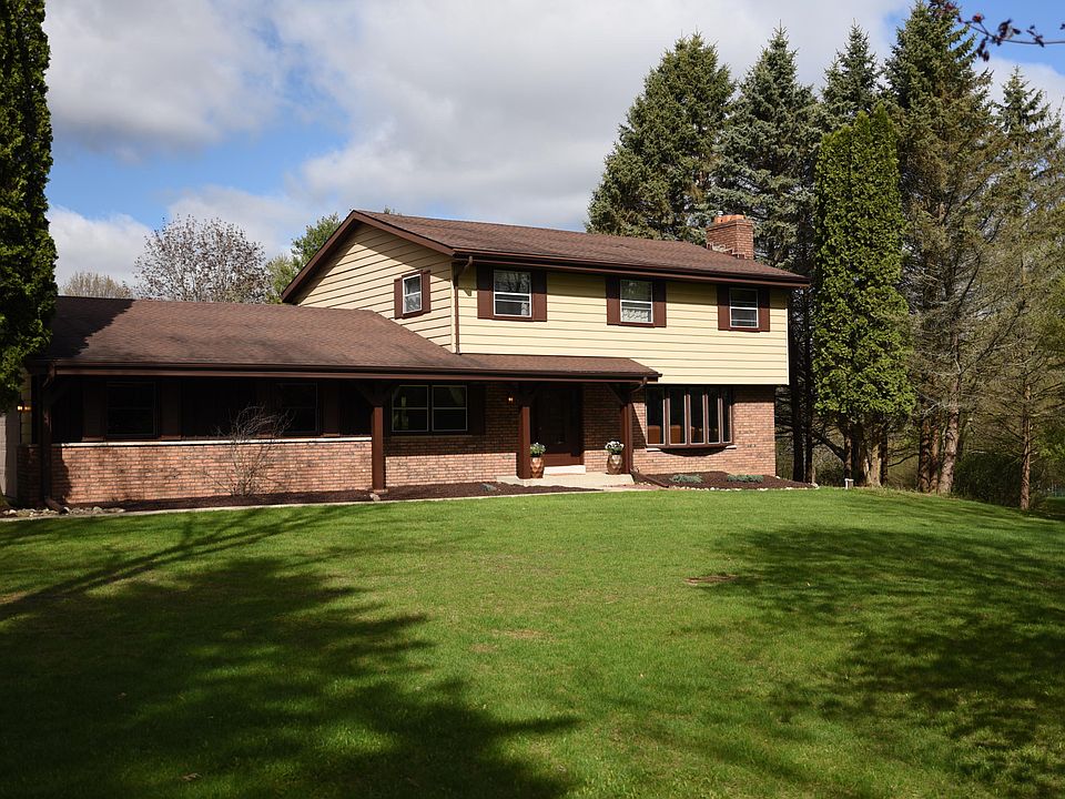 1st image of W296N535 Blodwen Dr