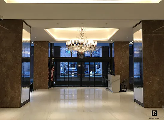 Sold by R New York | media 43