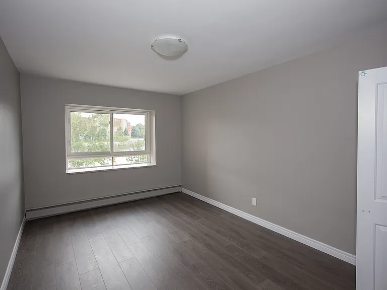 1720 Paris St — Photo 7