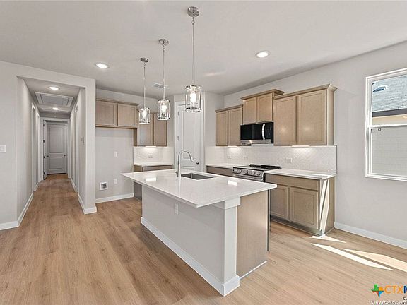 5th image of 741 Whitman St