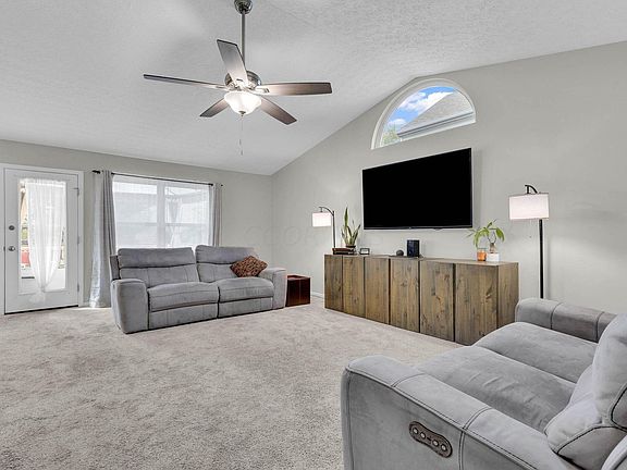 3rd image of 449 Northwoods Dr