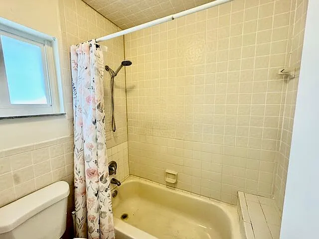 2810 NW 8th Ct — Photo 14
