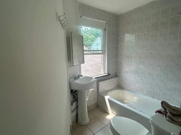 245 W Westfield Ave — Photo 2
