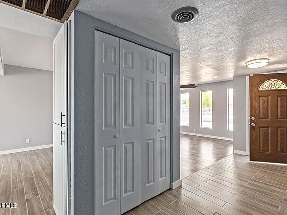 4th image of 1199 W Linda Ln