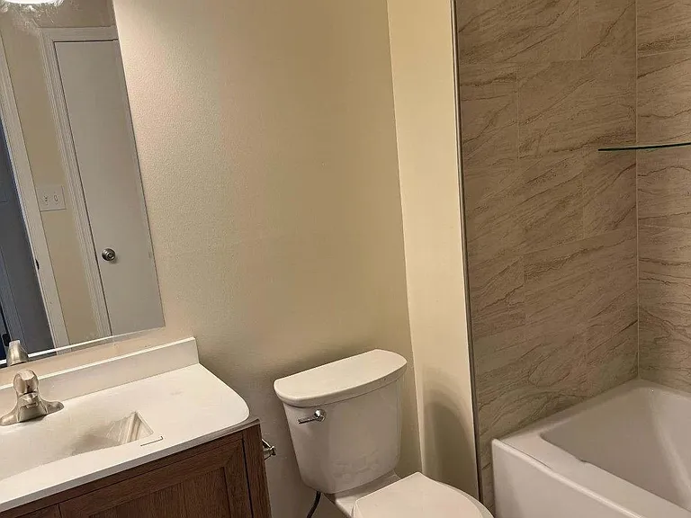 240B Everly Ct #240-B — Photo 11