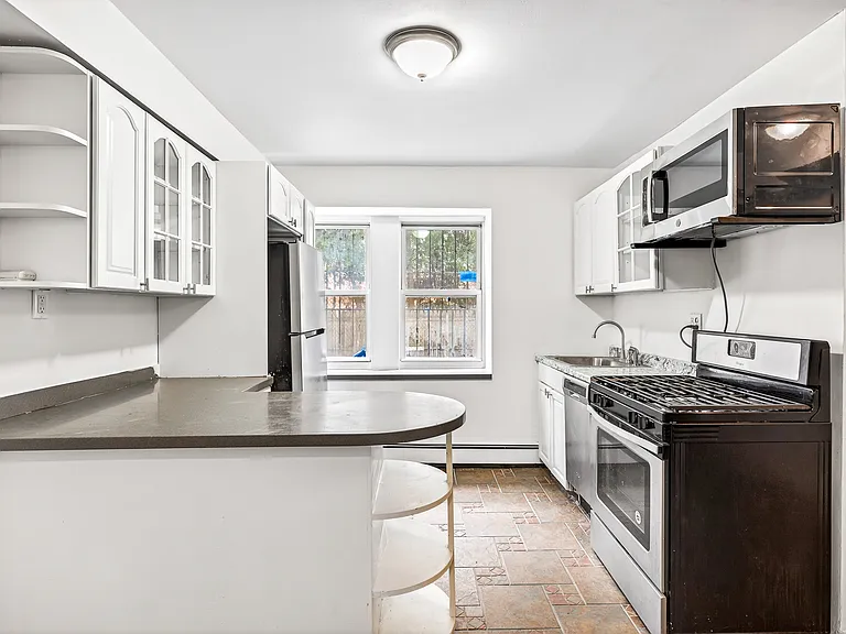 135 Van Wagenen Ave #G — Photo 10
