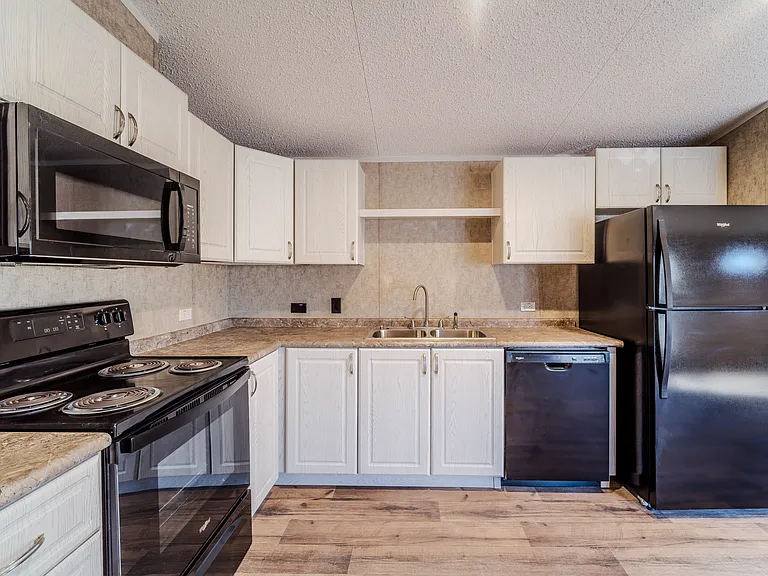 275 N Main St #P2-5 — Photo 9
