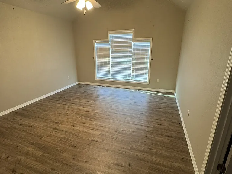 521 Micahs Xing — Photo 15