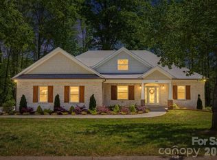 2442 Falcon Ln, Statesville, NC 28625