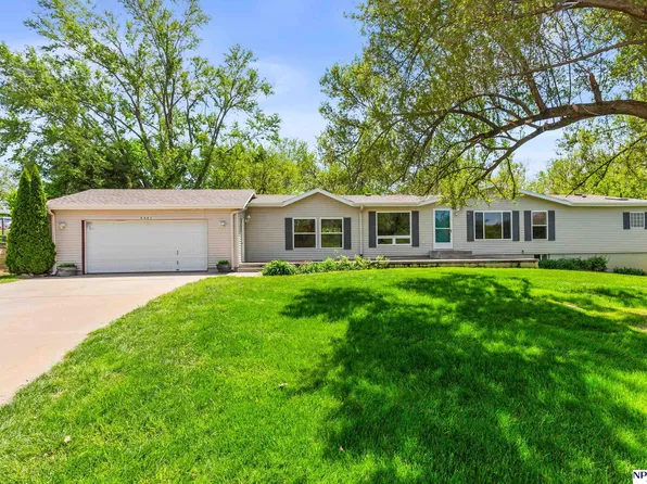 4441 Bernadette Ave, Bellevue, NE 68147