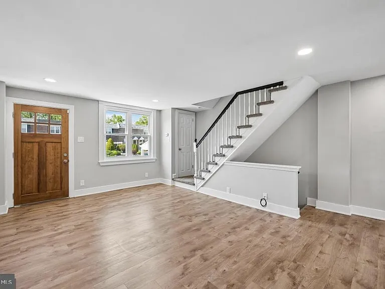 306 Pine St — Photo 3