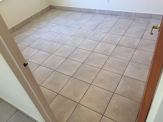 Rented by Metroline Realty | media 6