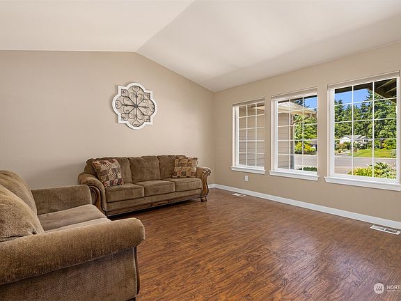 5th image of 20311 110th Avenue Ct E