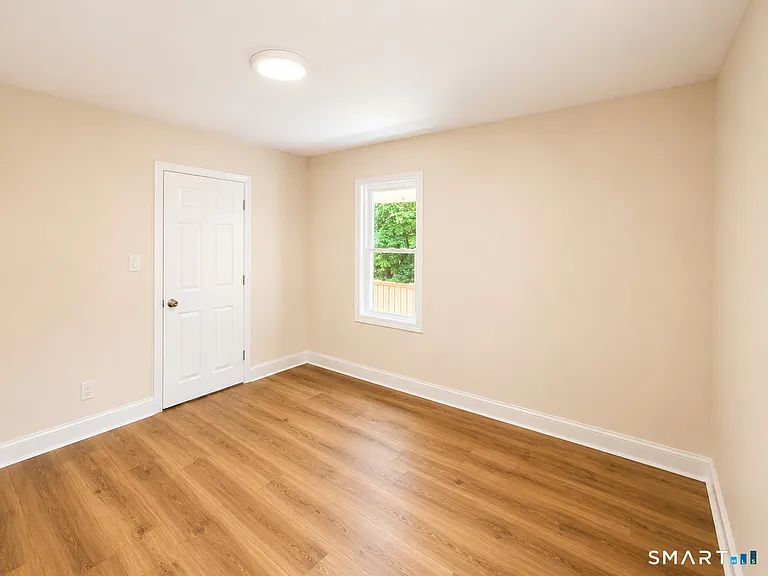 57 Pine St — Photo 9