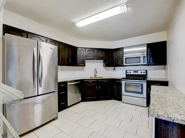 232 Harmon Cove Tower image 6 of 46