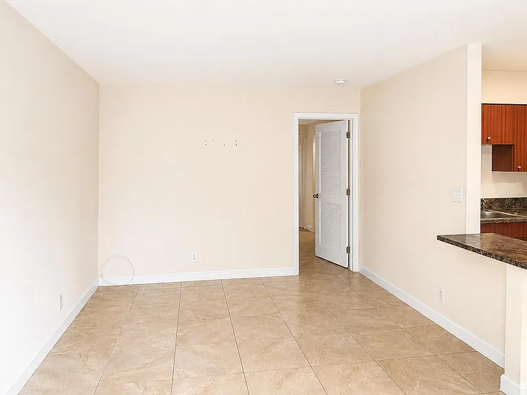 824 NE 16th St #828 — Photo 4