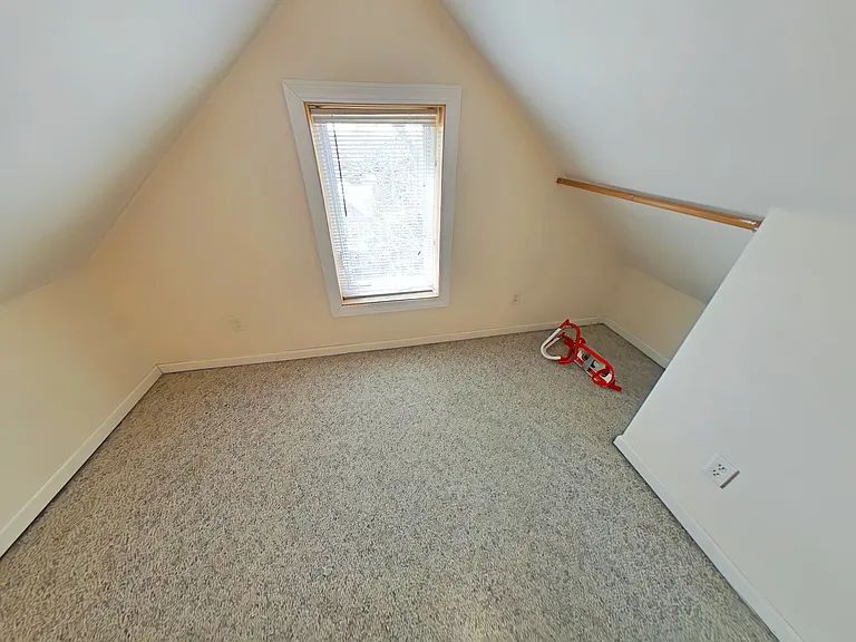 232 W Bluff St #B — Photo 2