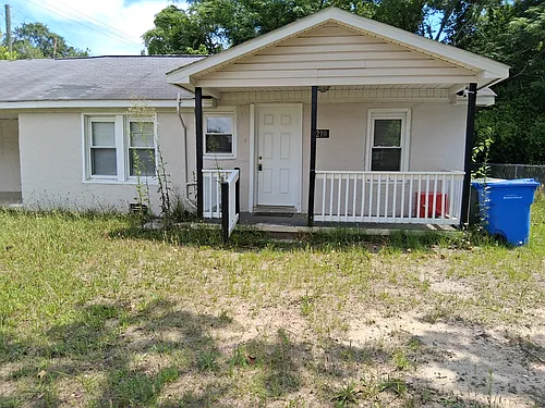 210 Jasper St Photo 1